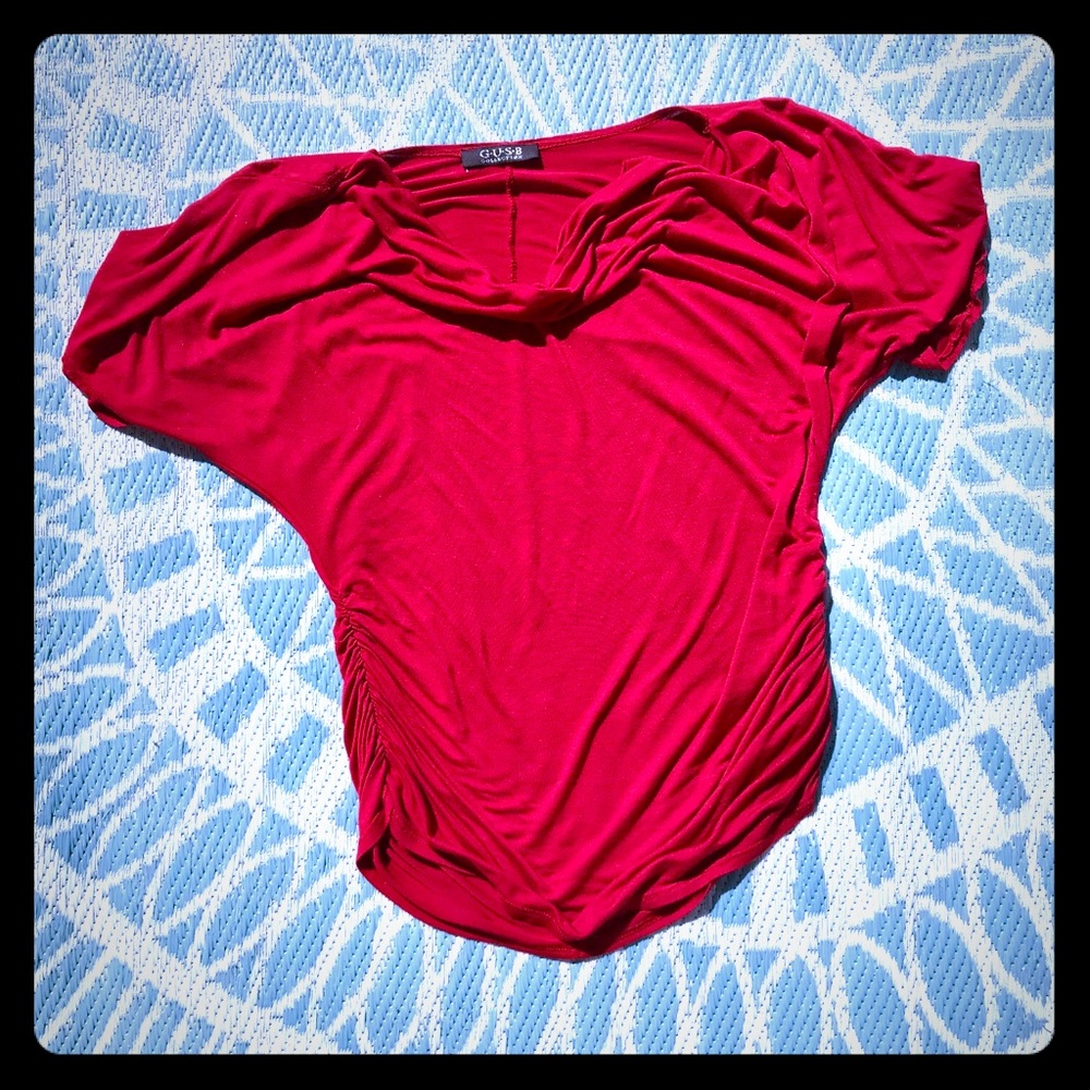 Flattering red top, L